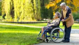 Jak załatwić wózek inwalidzki z NFZ - uniknij zbędnych problemów