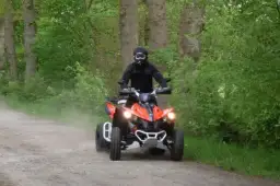 Czym jeździć bez prawa jazdy? Lista pojazdów i ważne przepisy prawne