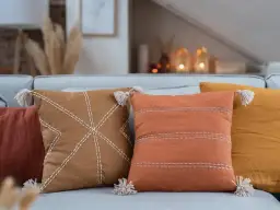 Jak stworzyć piękną poduszkę boho DIY, która ożywi Twój dom