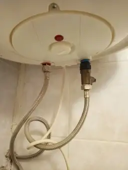 Jak samodzielnie sprawdzić grzałkę w bojlerze i uniknąć kosztownych napraw