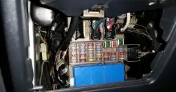 Jak sprawdzić bezpiecznik w samochodzie i uniknąć kosztownych napraw