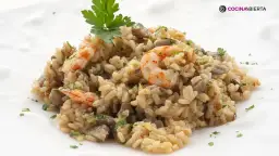 Arroz con setas y gambas congeladas: receta rápida y deliciosa
