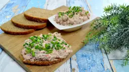 Pyszne dania z pasztetu, które zachwycą każdego przy obiedzie