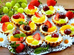 Jak udekorować babeczki owocami - proste i efektowne pomysły na prezentację