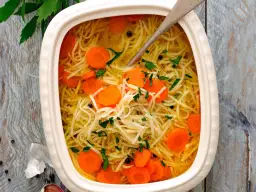 Jak zrobić sos z rosołu: 3 proste przepisy krok po kroku