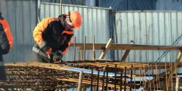 Dlaczego warto wynajmować sprzęt budowlany?