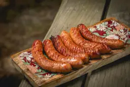 Jak grillować kiełbasę: sekrety idealnego smaku i uniknięcia błędów