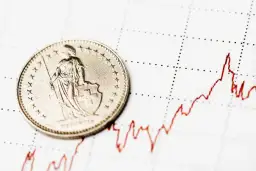 Czy opłaca się przewalutować kredyt we frankach? Uniknij zbędnych strat