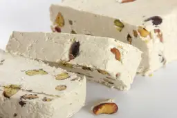 Czy chałwa jest zdrowa dla Twojej diety: Poznaj fakty i mity o tym słodyku