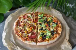 Ile kawałków ma pizza? Odkryj, jak różne rozmiary wpływają na ilość