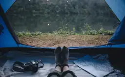 Jakiej firmy namiot wybrać? Poznaj najlepsze marki i opinie