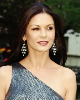 Catherine Zeta-Jones wiek - zaskakujące fakty o jej życiu i karierze