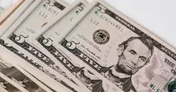 Jak filmy o finansach kształtują nasze podejście do pieniędzy?