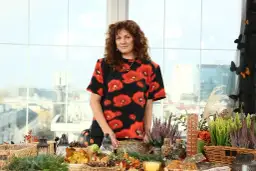 Jak tanio zrobić stroik na cmentarz – piękne dekoracje bez wydawania fortuny