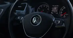 Włącznik Start-Stop – Przewodnik po funkcji, działaniu i zaletach systemu