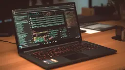 Informatyka: Przykładowe CV i Jak Wyróżnić Umiejętności jako Informatyk