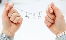 Jak wyczyścić srebrną biżuterię i przywrócić jej blask bez wysiłku