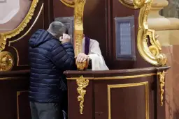Jak się odmawia spowiedź i dlaczego warto znać te zasady