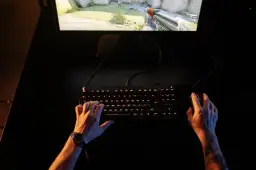 Czym jest e-sport i biznes turniejowy – czy da się zarobić na e-sporcie w Polsce?