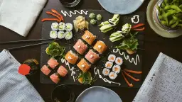 Ile kalorii ma rolka sushi? Sprawdź, jak sushi wpływa na twoją dietę