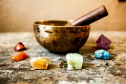 Rytuał oczyszczania czakr: jak uwolnić się od negatywnej energii