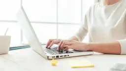 Czy wypowiedzenie umowy o pracę trzeba dostarczyć osobiście? Oto prawda