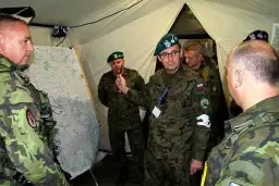 Generał dywizji Marek Tomaszycki - jego życie, kariera i osiągnięcia