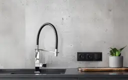 Czarne kontakty w domu: elegancja i funkcjonalność wnętrz