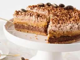 Najlepsze przepisy na ciasto z masą krówkową - 3 sprawdzone przepisy krok po kroku