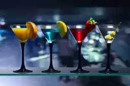 Martini extra dry drink – odkryj smak i idealne przepisy na koktajl