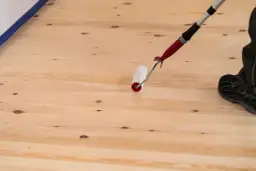 Ile warstw lakieru na parkiet zapewni trwałość i doskonały wygląd?