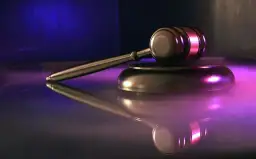 Jak sprawdzić czy wpłynął pozew do sądu i uniknąć nieprzyjemności