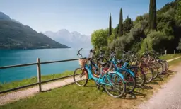 Ile kosztuje wypożyczenie roweru nad jeziorem Garda? Ceny i porady