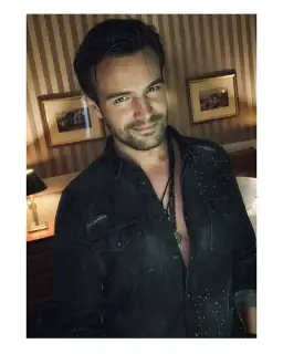 Kim jest Mikołaj Krawczyk? Poznaj jego zawód, osiągnięcia i nieznane fakty