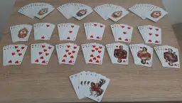 Jak się gra w remika? Najprostsze zasady dla początkujących graczy