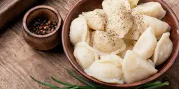 Tradycyjne potrawy regionalne Mazur – historia, składniki i gdzie ich spróbować