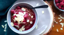 Jak zrobić domowy budyń na mleku owsianym - przepis krok po kroku