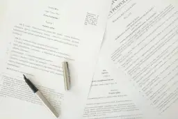 Jak sprawdzić czy ustawa jest aktualna i uniknąć prawnych problemów