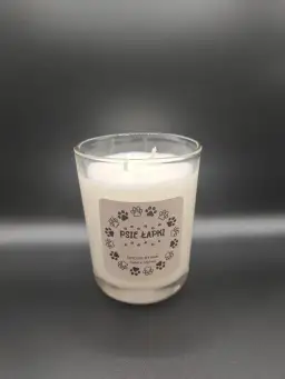 Świeczka o zapachu psich łap – unikalny aromat dla miłośników psów