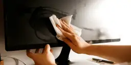 Czym czyścić matrycę monitora: 7 skutecznych metod i ostrzeżeń