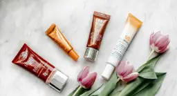 Najlepsze kremy BB rozświetlające, które ukryją niedoskonałości skóry