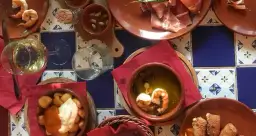 Ile kosztuje lampka wina w restauracji? Ceny, które Cię zaskoczą