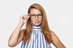 Jak dobrać rozmiar oprawek, aby uniknąć niewygodnych okularów