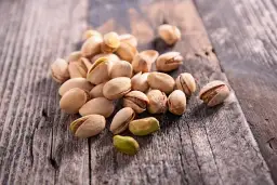 Ile kalorii mają pistacje - wszystko o kaloryczności orzechów na diecie
