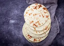 Ile kalorii ma jedna tortilla? Prawda o kaloryczności i wartościach odżywczych