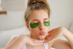 Jak dbać o wrażliwą skórę pod oczami i zniwelować niedoskonałości?