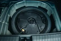 Bez koła zapasowego? Run-Flat, zestaw, dojazdówka wybierz mądrze!