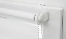 Jak wymienić sznurek w rolecie plisowanej - uniknij najczęstszych błędów