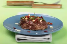 Z czym podać jagnięcinę, aby zachwycić gości i uniknąć rozczarowania