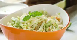 Jak zrobić surówkę do kebaba, która zachwyci Twoich gości